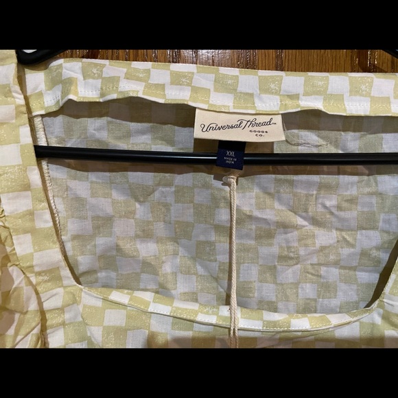 Universal thread women’s top - Picture 2 of 2